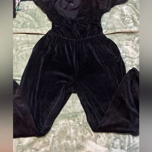 Victoria's Secret Black Velvet Bodysuit - Picture 5 of 5